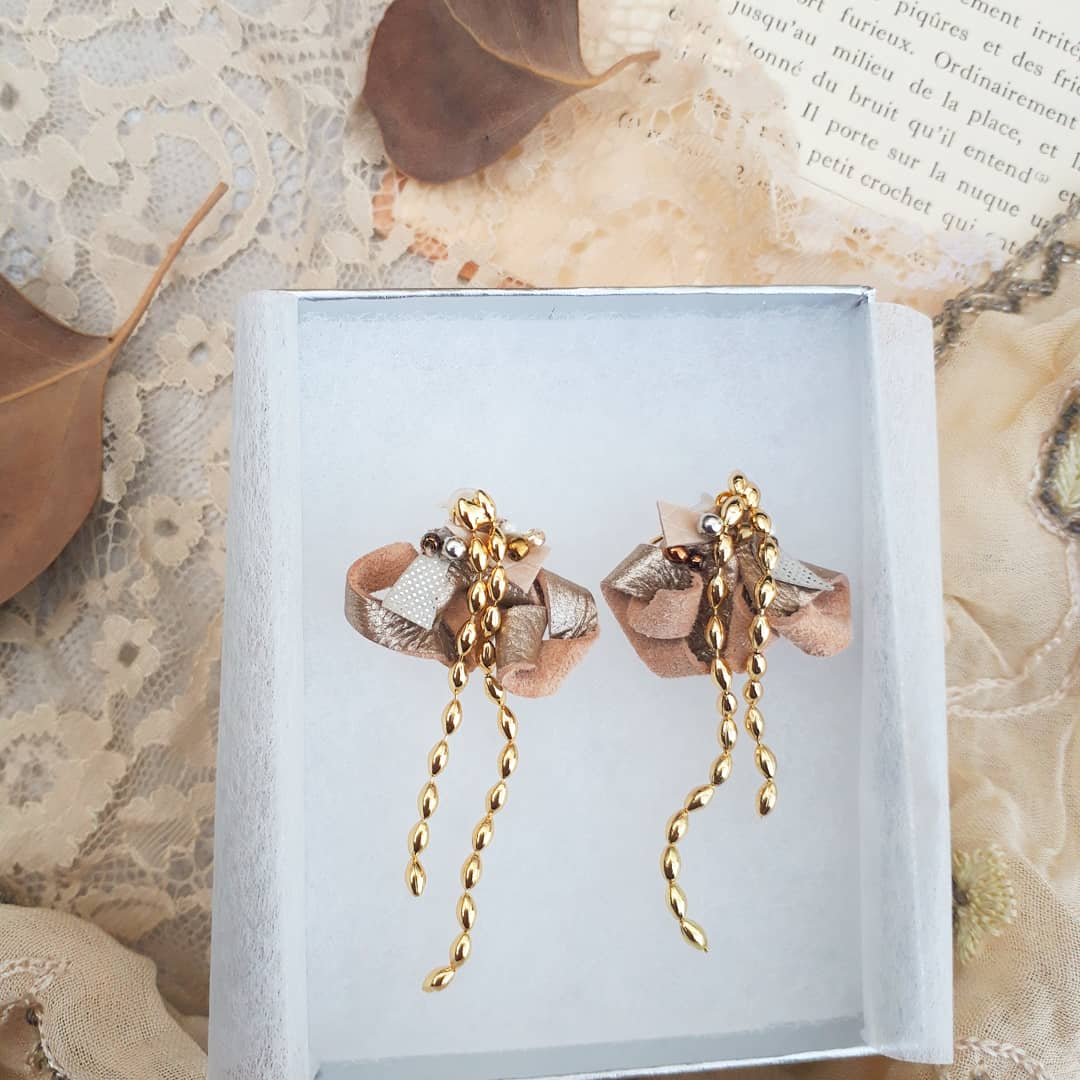 レザーピアス　レザーアクセサリー【 花かんざし 】オーダーアクセサリー　本革　レザーイヤリング
