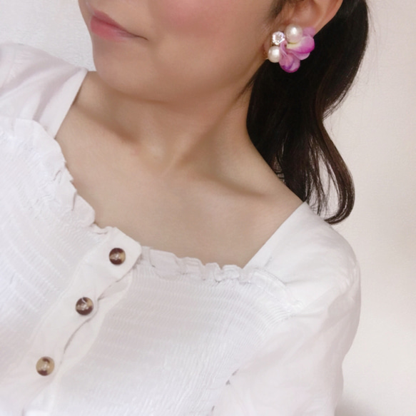 棉珍珠和繡球花的珠寶耳環粉紅色 第2張的照片