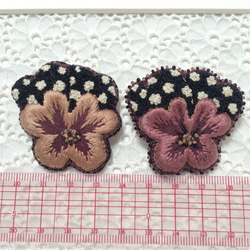 パンジーの刺繍ブローチ（ドット） 3枚目の画像