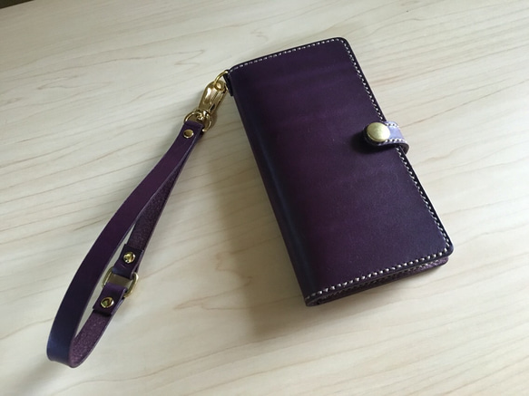 【り〜ぬ様専用】革の宝石ルガトー パープルiPhone7ケース 背面ポケット 1枚目の画像