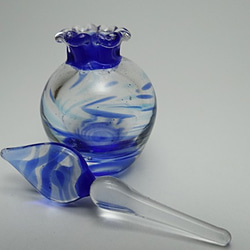 卷雲。琉璃香氛瓶 / Lampwork purfume bottle / Glass hollow vessel 第2張的照片