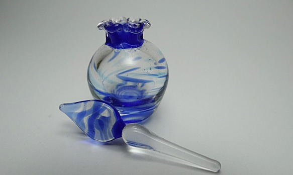 卷雲。琉璃香氛瓶 / Lampwork purfume bottle / Glass hollow vessel 第2張的照片