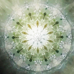 天然石の万華鏡 mikks『Fether-木洩れ日』ドライ万華鏡 彫金万華鏡 3枚目の画像