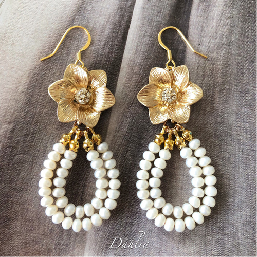 高品質　フラワー　パールピアス フラワーパールピアス