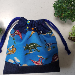 ☆入園入学グッズ☆ 男の子大好き‼️恐竜柄・青のレッスンバッグ＆コップ袋セット 4枚目の画像