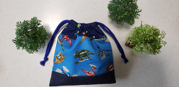 ☆入園入学グッズ☆ 男の子大好き‼️恐竜柄・青のレッスンバッグ＆コップ袋セット 4枚目の画像