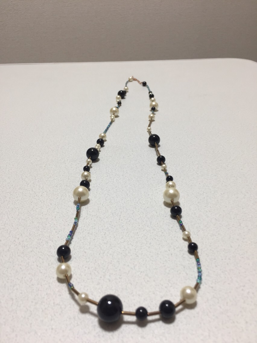 ロングパールネックレス