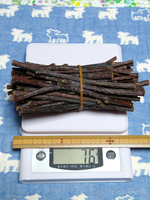 ロングタイプ75g20本前後、乾燥梨の木、小動物デグーハムスターおもちゃかじり木 大量75g、48本、梨の木、小動物、デグーハムスター小鳥.歯磨き