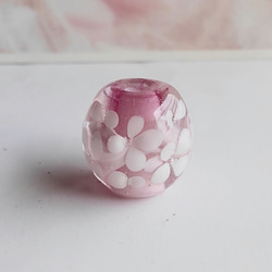 とんぼ玉　白い紫陽花(淡いピンク) 2枚目の画像