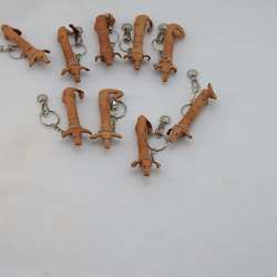 皮革臘腸狗鑰匙圈小吊飾 第7張的照片