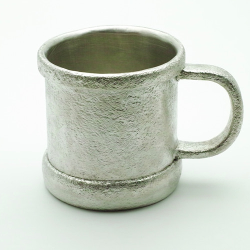錫製品　ドイツ 95% 錫製 マグカップ ビールジョッキ、蓋付ビヤマグ Amazon.co.jp: 蓋付きビールジョッキピューター蓋付きタンカード