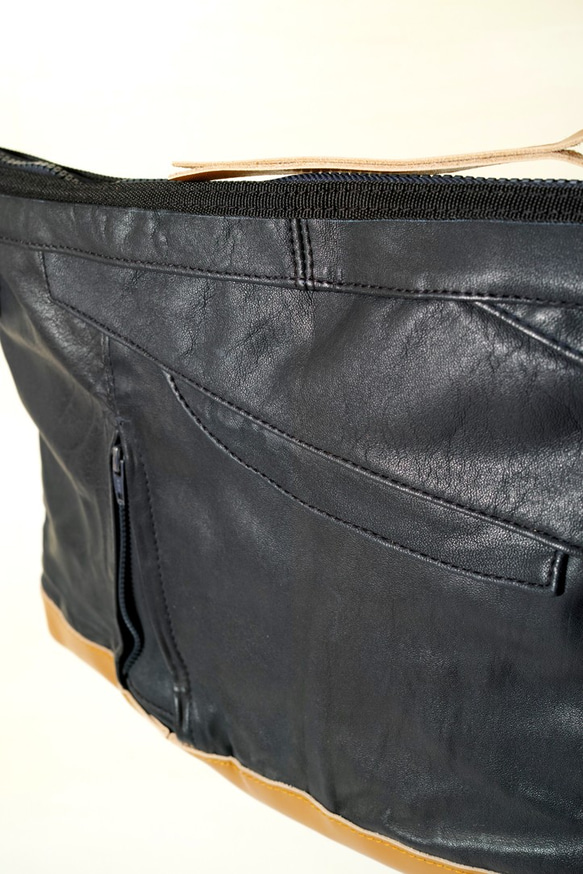 ライダー-手作りの革革の衣類の変形ジッパーハンドル/傾斜したサイドバック/タブレットバッグ 6枚目の画像