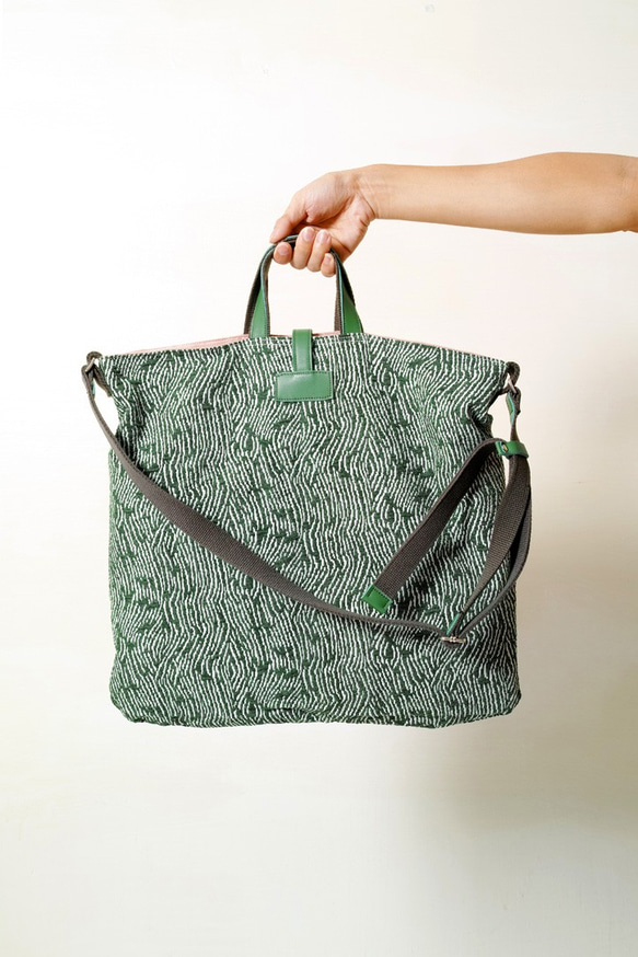 【8折】UNIQUE-手做皮革綠色提織花紋布手提/斜側揹/筆電包 第5張的照片