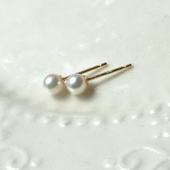 K18 小さなあこや真珠のピアス 4.5mm 刻印あり 3枚目の画像