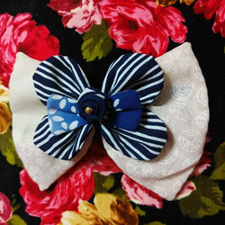 花びら胡蝶の舞バレッタ 2枚目の画像