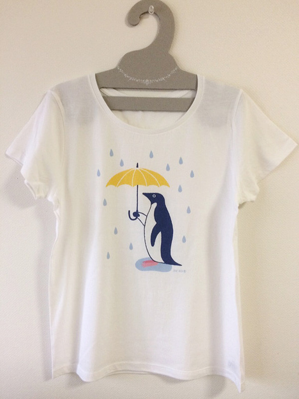 雨の日も楽しく♪ペンギンTシャツ 1枚目の画像