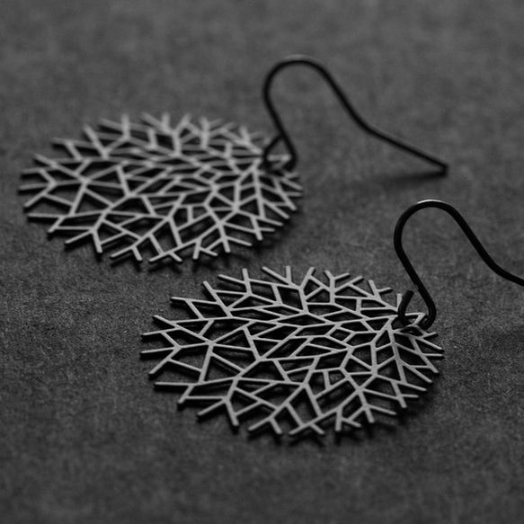 Woods Earrings S / Black / E01B 2枚目の画像