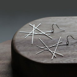 Line Earrings M / Silver / E14 4枚目の画像