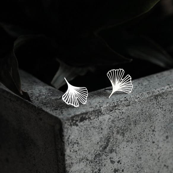 Ginkgo Earrings XS / Silver / E23 2枚目の画像