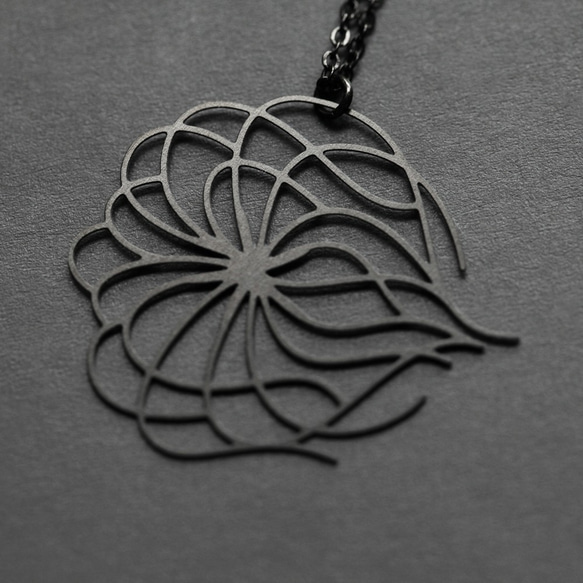 Clematis Vitalba Pendant S / Black / P32B 2枚目の画像