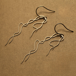 Usneoides Earrings M / Gold / E28G 2枚目の画像