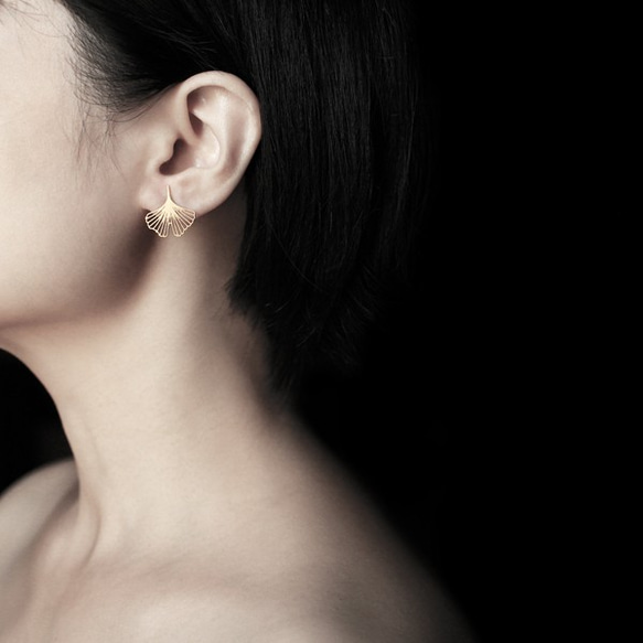 Ginkgo Earrings XS / Gold / E23G 1枚目の画像