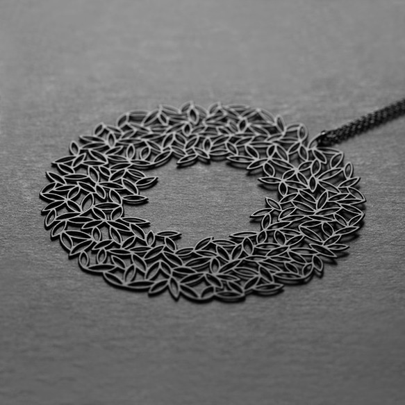 Leafy Pendant L / Black / P07B 1枚目の画像