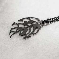 Skeleton Leaf Pendant XS / Black / P30B 2枚目の画像