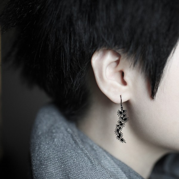 Pine Earrings S / Black / E09B 2枚目の画像