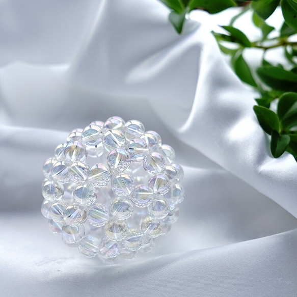 神聖幾何学 フラーレン 光の角度によって変化する エンジェルオーラ水晶 ８ミリ水晶 【最強のパワーが宿る】バッキーボール 6枚目の画像