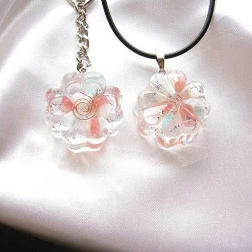 ドミニカ産！ラリマー インカローズ と ムーンストーン入り 四つ葉の 