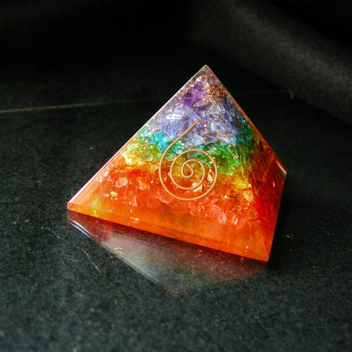 カラフル チャクラ ピラミッド オルゴナイト 天然石 立体・オブジェ