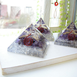 3カラーアメジスト ピラミッド オルゴナイト 天然石 4枚目の画像