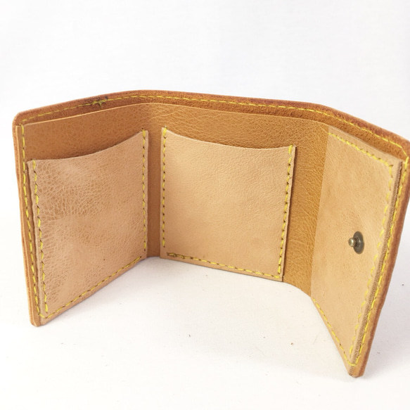 ヌメ革の三つ折り財布 コンパクト 5枚目の画像