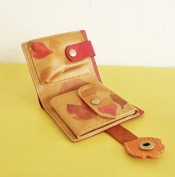 猫の手　二つ折財布　オイルレザー赤 4枚目の画像