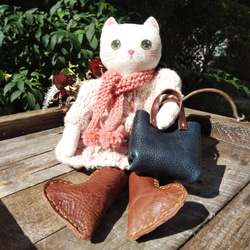 リネンの猫ぬいぐるみ手編み服 4枚目の画像