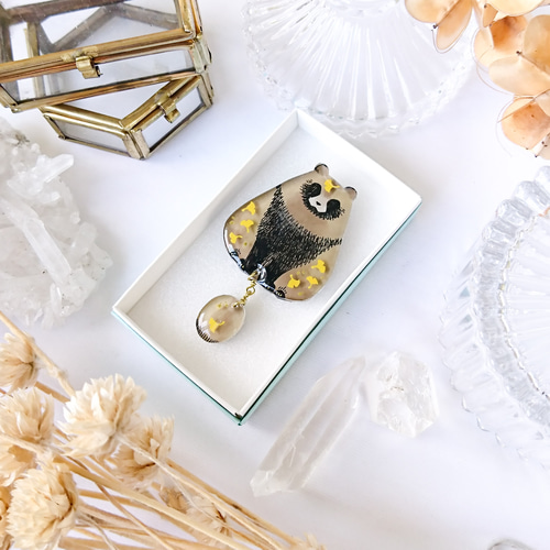 ブローチ　イチョウ　パンダ　レジン ブローチイチョウパンダレジン