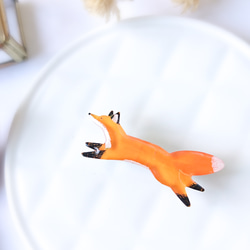 元気な小狐のブローチ orange 2枚目の画像