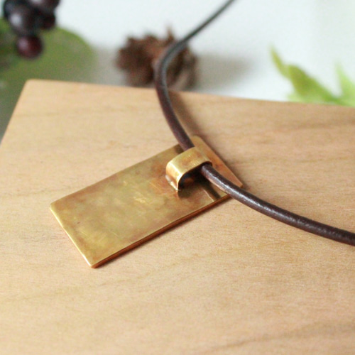真鍮の革ひもメンズネックレス～いぶし仕上げ～ ネックレス