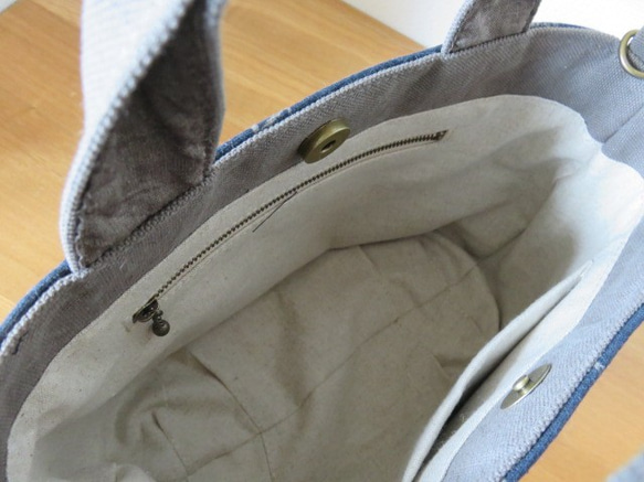 yuwaゆり柄リネン生地のタック底トートバッグ　ちょっと小さめ 4枚目の画像