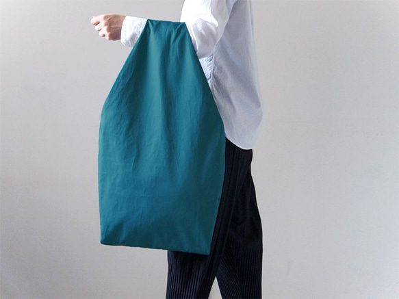 リバーシブルで使える！Bicolor Cloth Bag （ターコイズブルー） 3枚目の画像