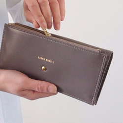 「スリムでシック」な長財布 - Long Wallet - グレー ： カレン クオイル 6枚目の画像
