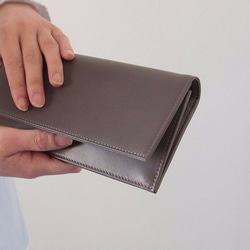 「スリムでシック」な長財布 - Long Wallet - グレー ： カレン クオイル 7枚目の画像