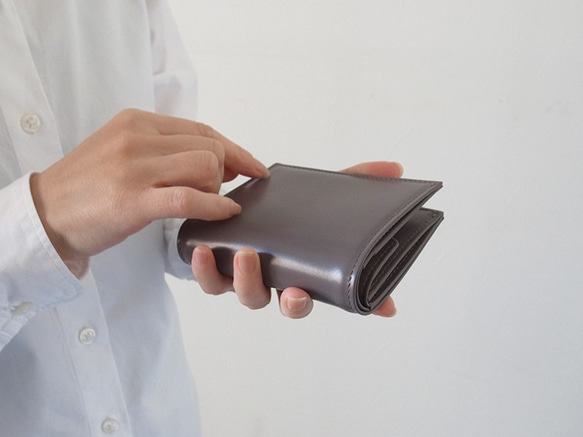 小銭が取り出しやすい！軽くてコンパクトな財布 - Short Wallet - グレー - 2枚目の画像