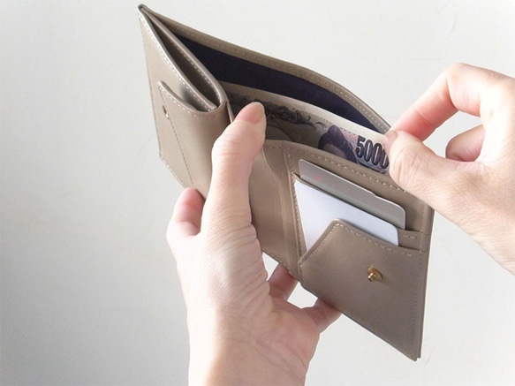 上質イタリアンレザー「小銭が取り出しやすい！ 」 Short Wallet - サンドベージュ 8枚目の画像