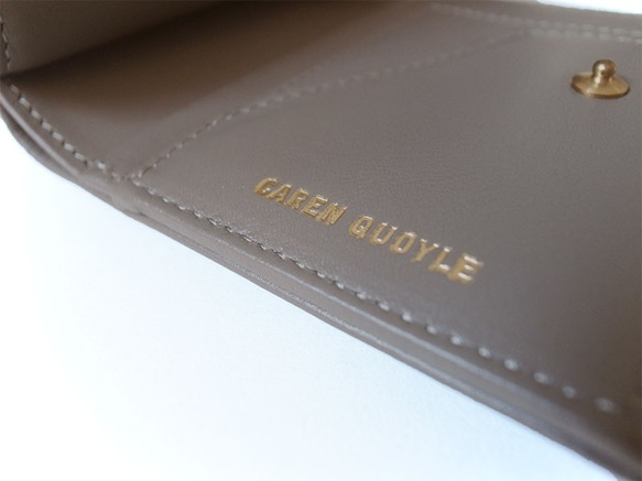 上質イタリアンレザー「小銭が取り出しやすい！」- Short Wallet - トープ トープ ～～～～ 素材 サンドベージュ ブラック