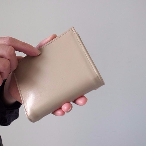 小銭が取り出しやすい！軽くてコンパクトな財布 - Short Wallet