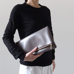 （再販）大人の装いに - クラッチバッグ - グレー -：カレン クオイル 3枚目の画像