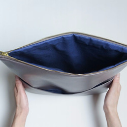 （再販）大人の装いに - クラッチバッグ - グレー -：カレン クオイル 8枚目の画像