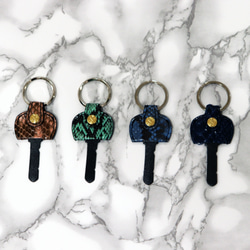 [小巧可愛的鑰匙套]寬型蟒蛇綠寶石，可以容納比普通鑰匙尺寸更寬更高的物品 第5張的照片